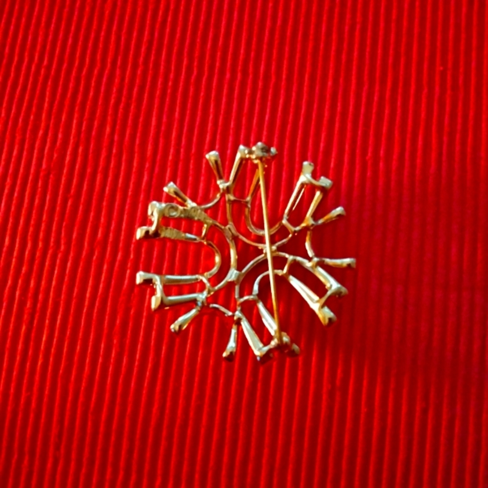 ♥️SARAH COVENTRY Goldtone Geometric Domed Brooch - Picture 2 of 4